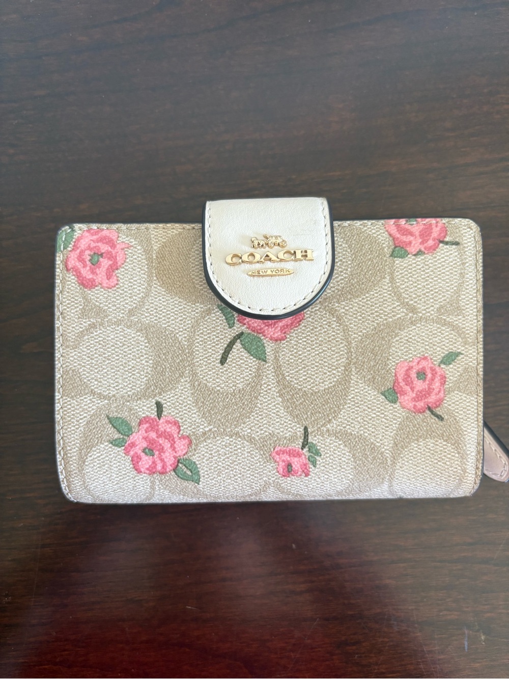 NWOT COACH Floral Signature Canvas Wallet in Beige with Pink Roses
